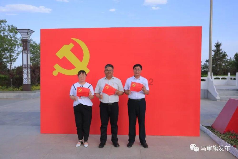 划龙舟吃粽子